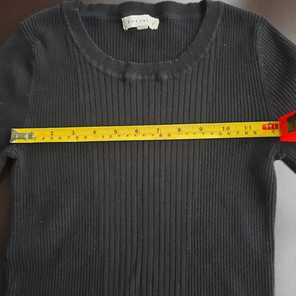 Retrology Black Short Sleeve Crew Neck Top with Gold Buttons Detail Size… - Picture 6 of 6